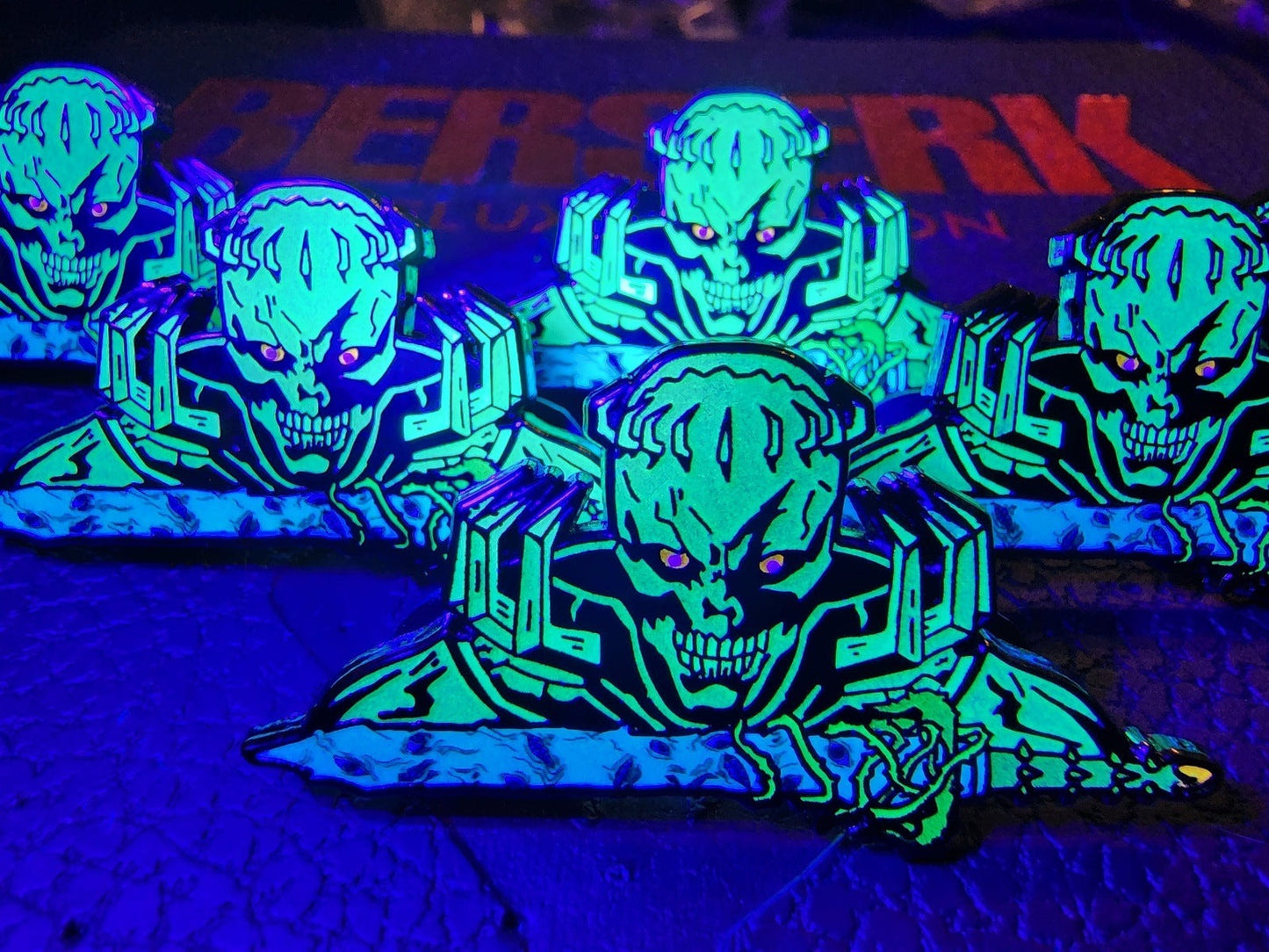 Struggler Skull  - Enamel Pin