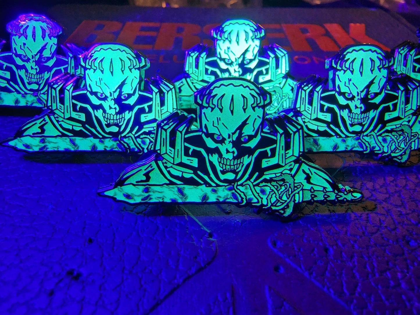 Struggler Skull  - Enamel Pin