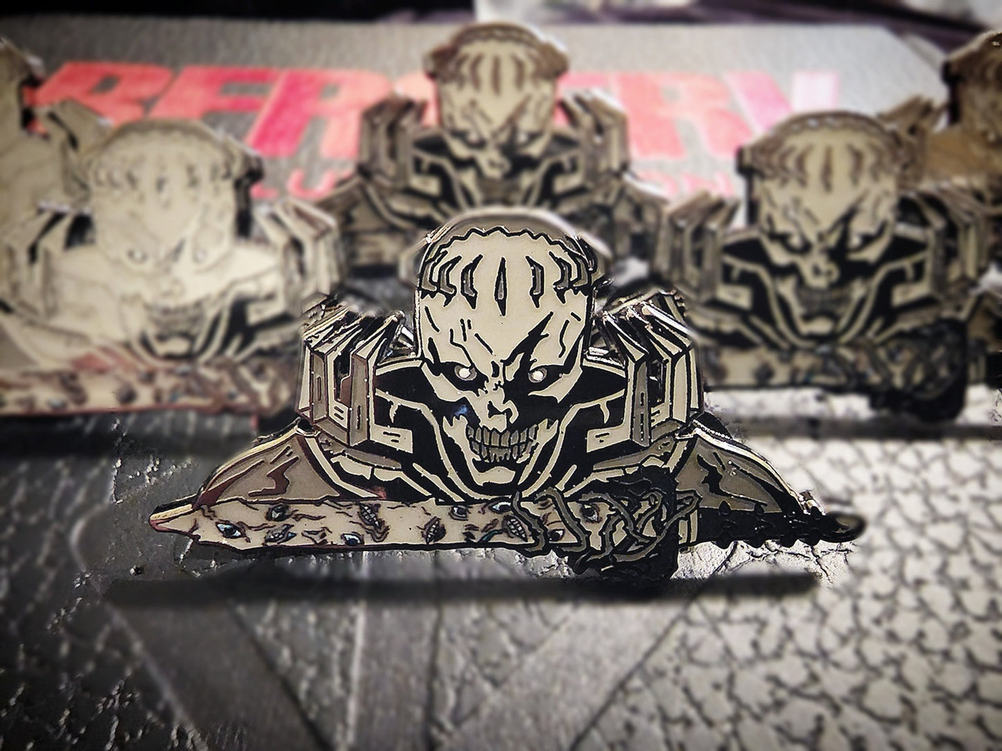 Struggler Skull  - Enamel Pin