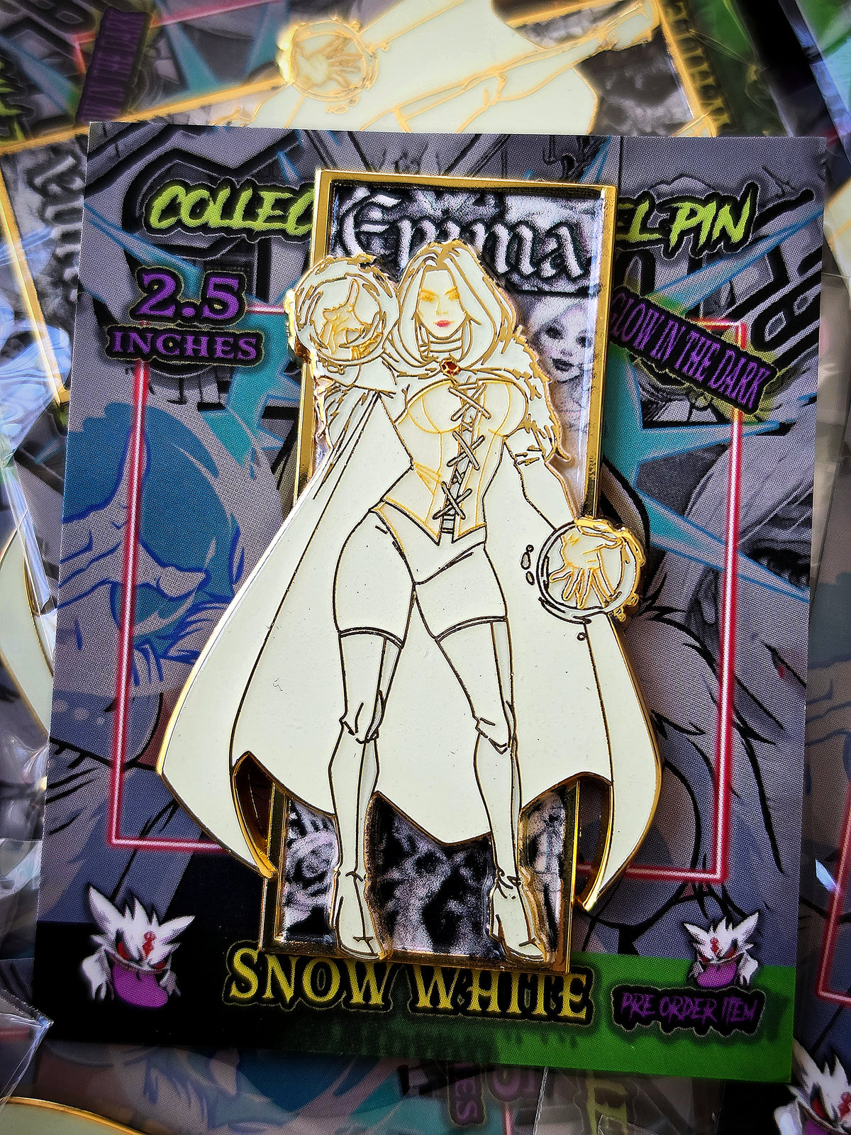 SNOW WHITE ENAMEL PIn